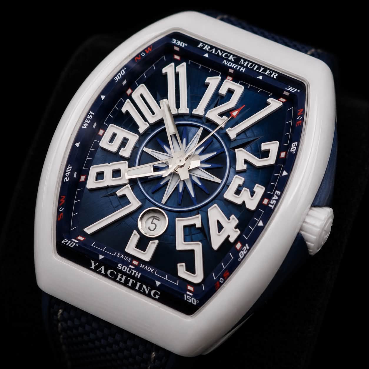 May be an image of ‎digital watch and ‎text that says '‎WEST 330° FRANCK 0 NORTH MULLER o 30° A 240 جیه N 60° EN CASI EAST 210° - Lomad YACHTING 05 50 حم SWISS SOUTH MADE! 150‎'‎‎