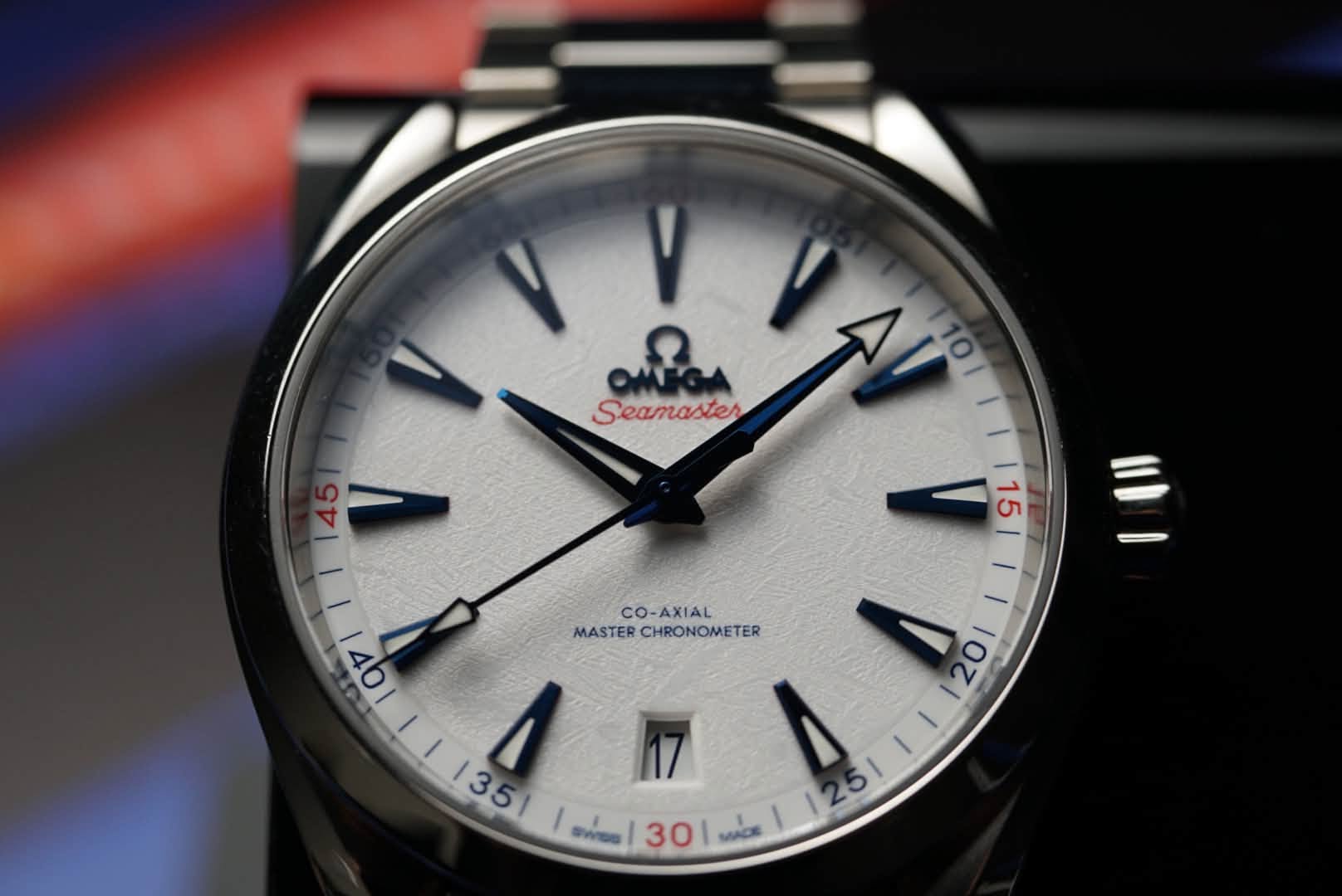 May be an image of wrist watch and text that says '45 Seamaster ۱۱١٥ 10/ 15 94 CO-AXIAL MASTER CHRONOMETER / MACE 1251'