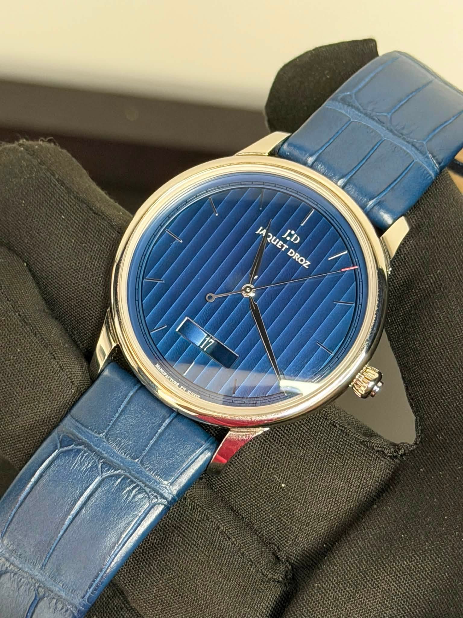 May be an image of wrist watch and text that says 'JA QUET JD DROZ'