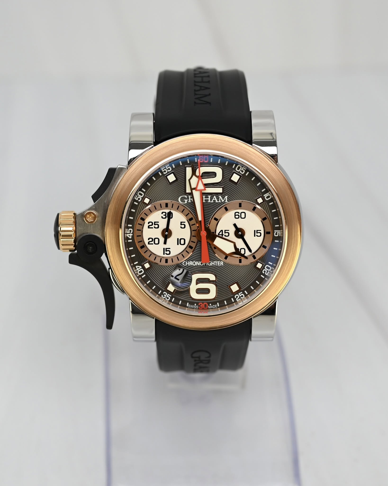 May be an image of wrist watch and text that says '55 50 RP 05 GI HAM O CHRONO IGHTER 21 6 ကြ ateS MCE! 25'