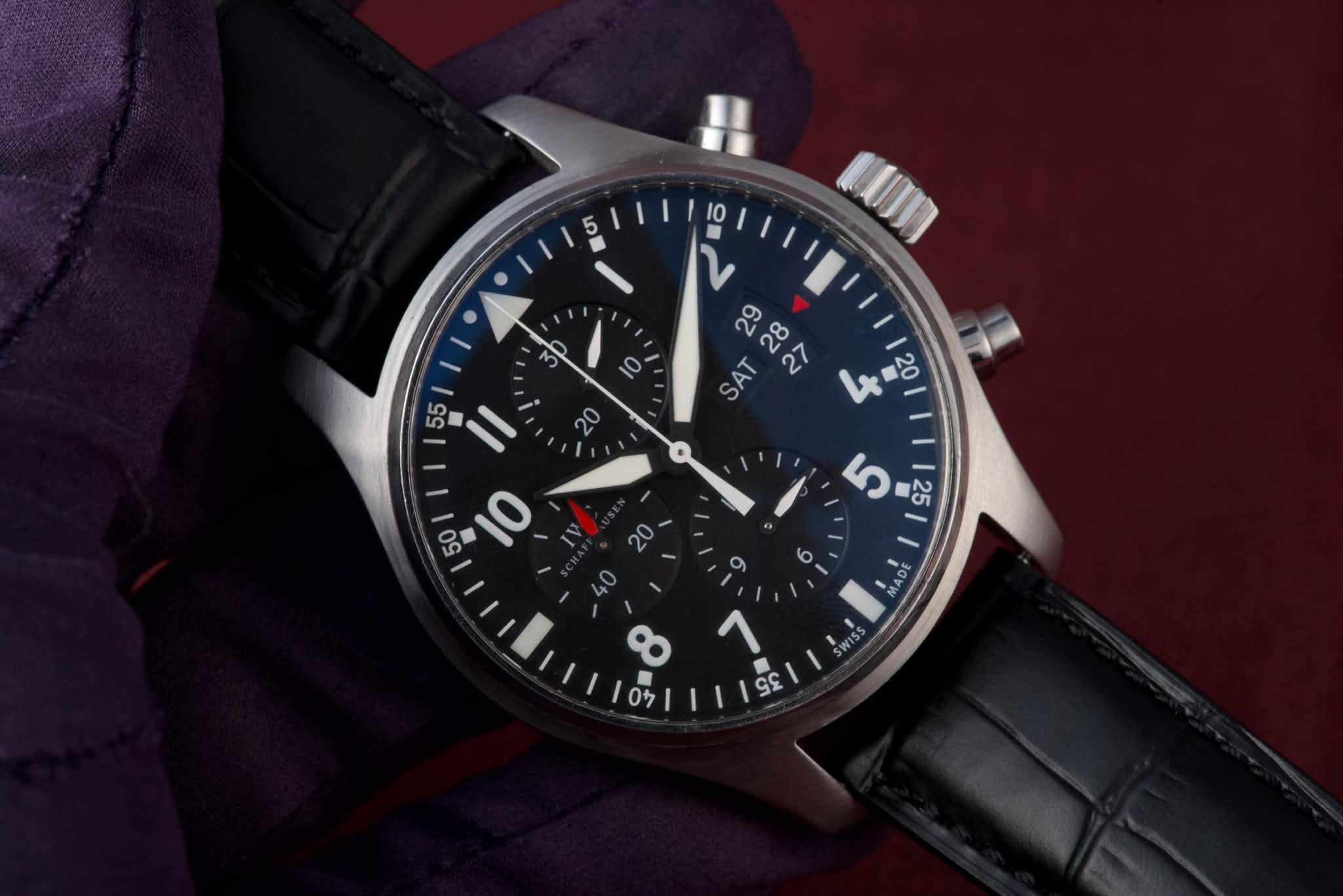 May be an image of wrist watch and text that says 'N 10 55 V SAT ಸಿ 09 O م 5 25 a 6 O L0V 8 07 1 S5'