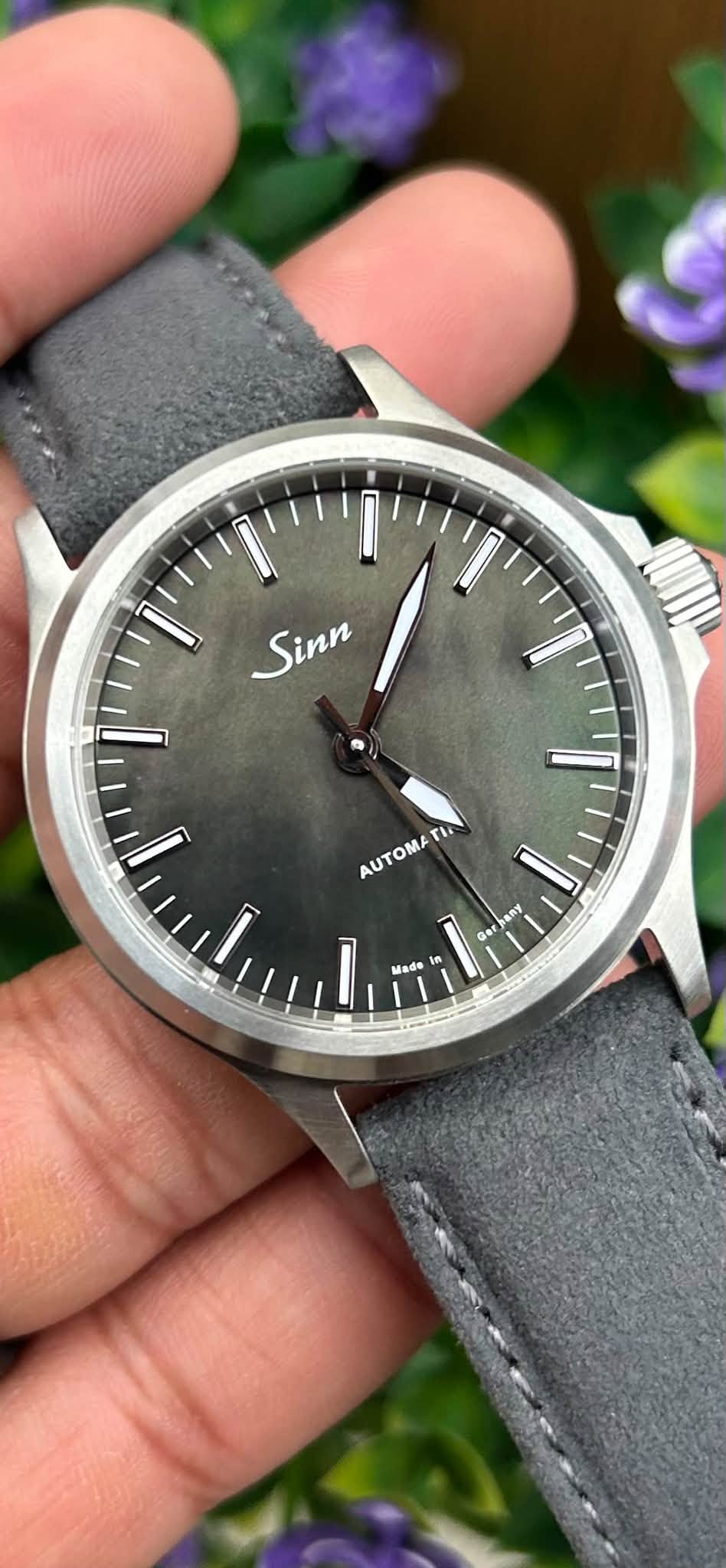 May be an image of wrist watch and text that says 'Sinn AUTOMA Tie U hang an Ga * Made'