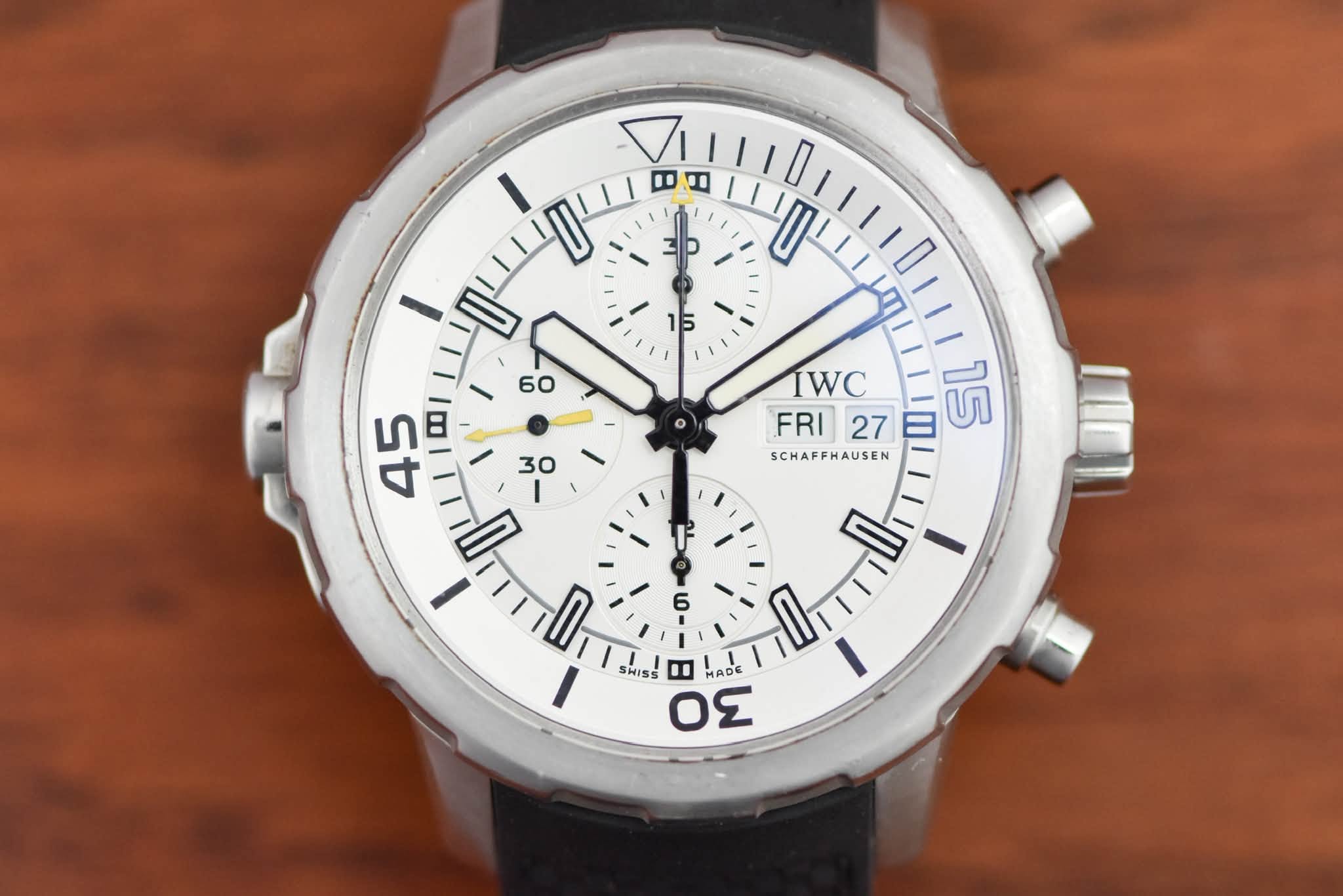 May be an image of wrist watch and text that says '3 15 יש 60 45 ום 30 IWC FRI 27 FRI27 MO 15 SCHAFFHAUSEN لا SHISS 10 ΟΣ ሕጋት TADE'