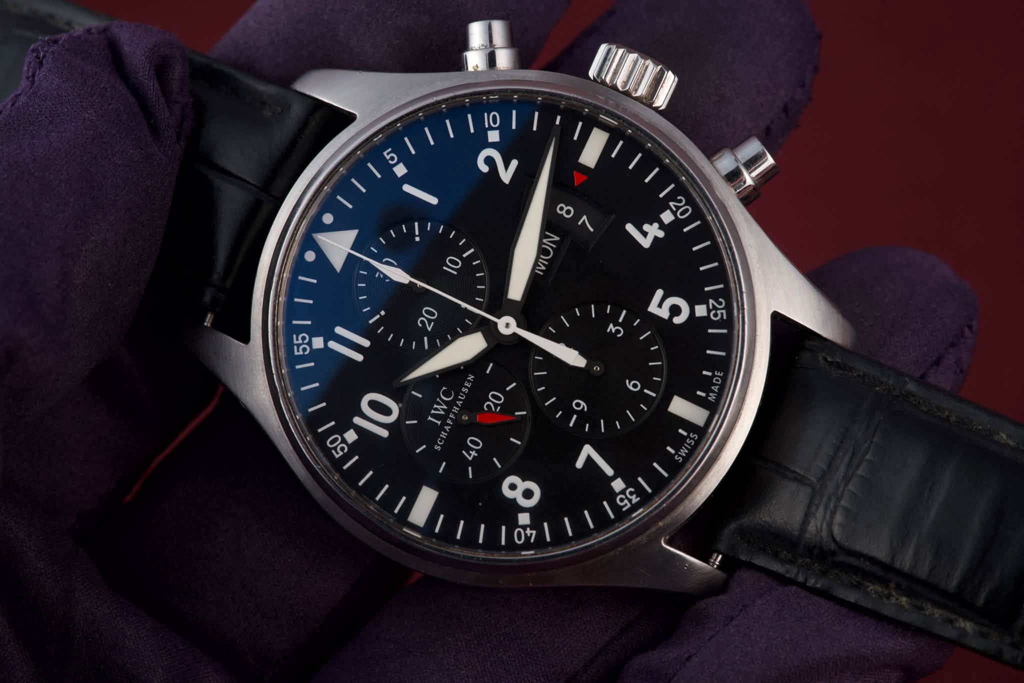 May be an image of wrist watch and text that says '5 ٧ ထ ۸ C HON 10 20 さ 20 כ ر 25 55 I1 50 10 0 و 6 4 0 ላ 35 07'