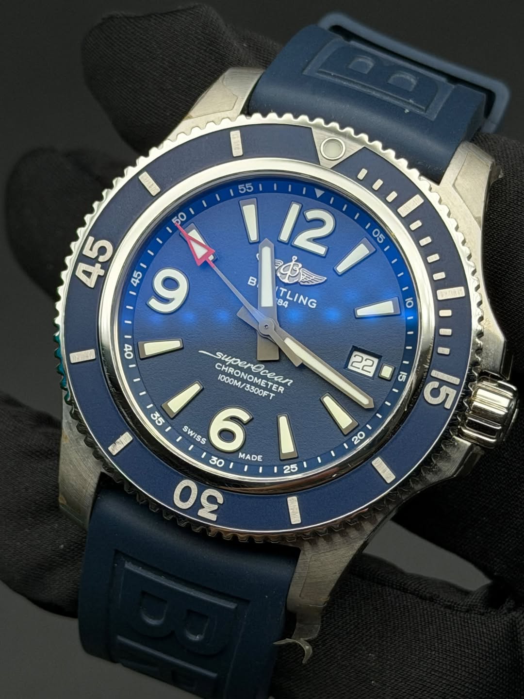 May be an image of wrist watch and text that says ' B TLING 84 45 45 و ot 10 22 35 G superecean berecean ETER CHRONOMETER EF HRONOME CHRONO 1000M/ 1000M/3300FT 3300F SWISS 6…