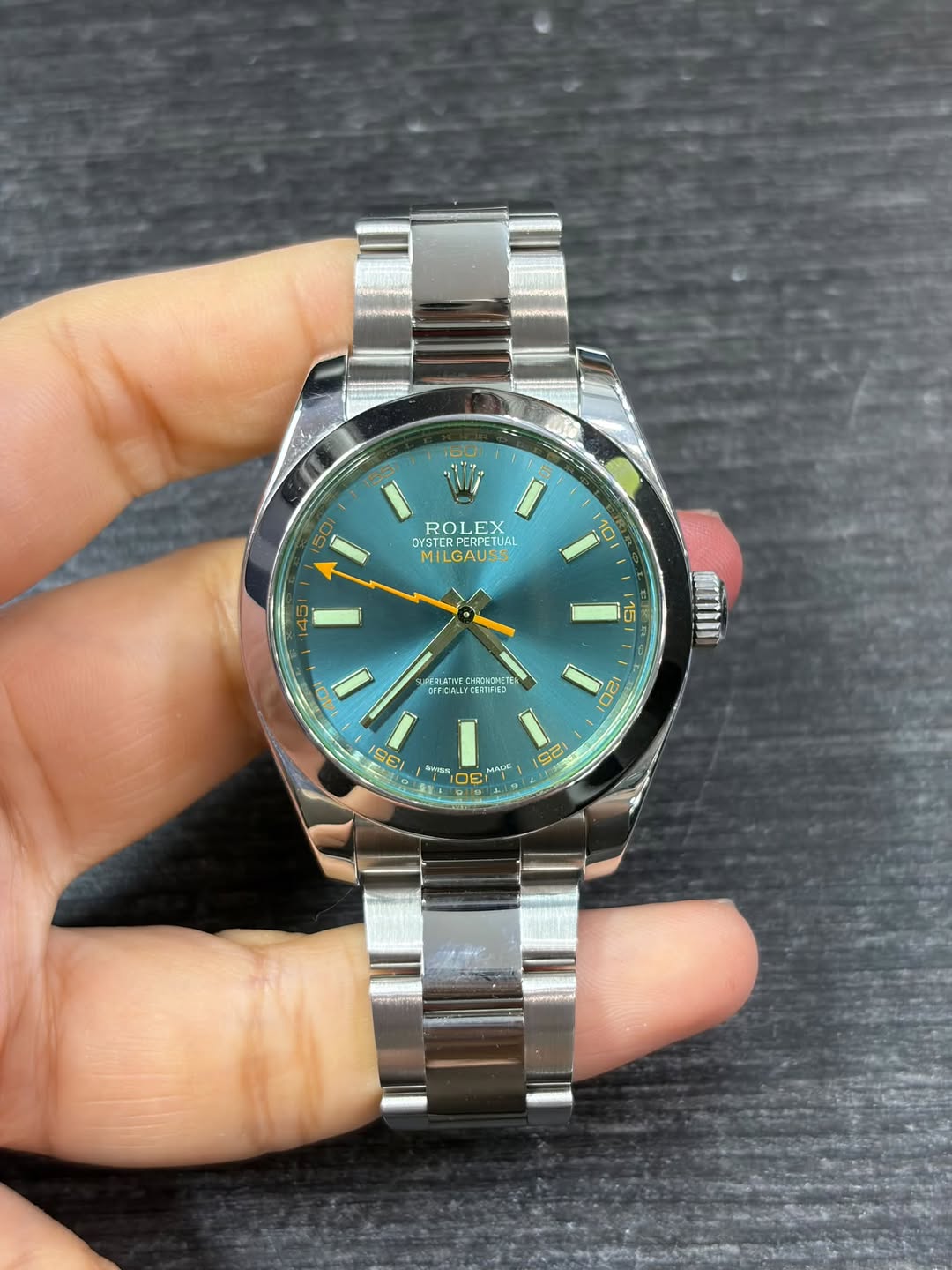 May be an image of wrist watch and text that says '== 55 美ー ROI ROLE .EX Pria EX OYSTER PEUΑ ETUAL TUAI MILGAUSS MIL GAUS 10 45 15 CELATIE CHHIFED 40 กญ 20 IS0 U SAME H JNK V 0 ቤም…
