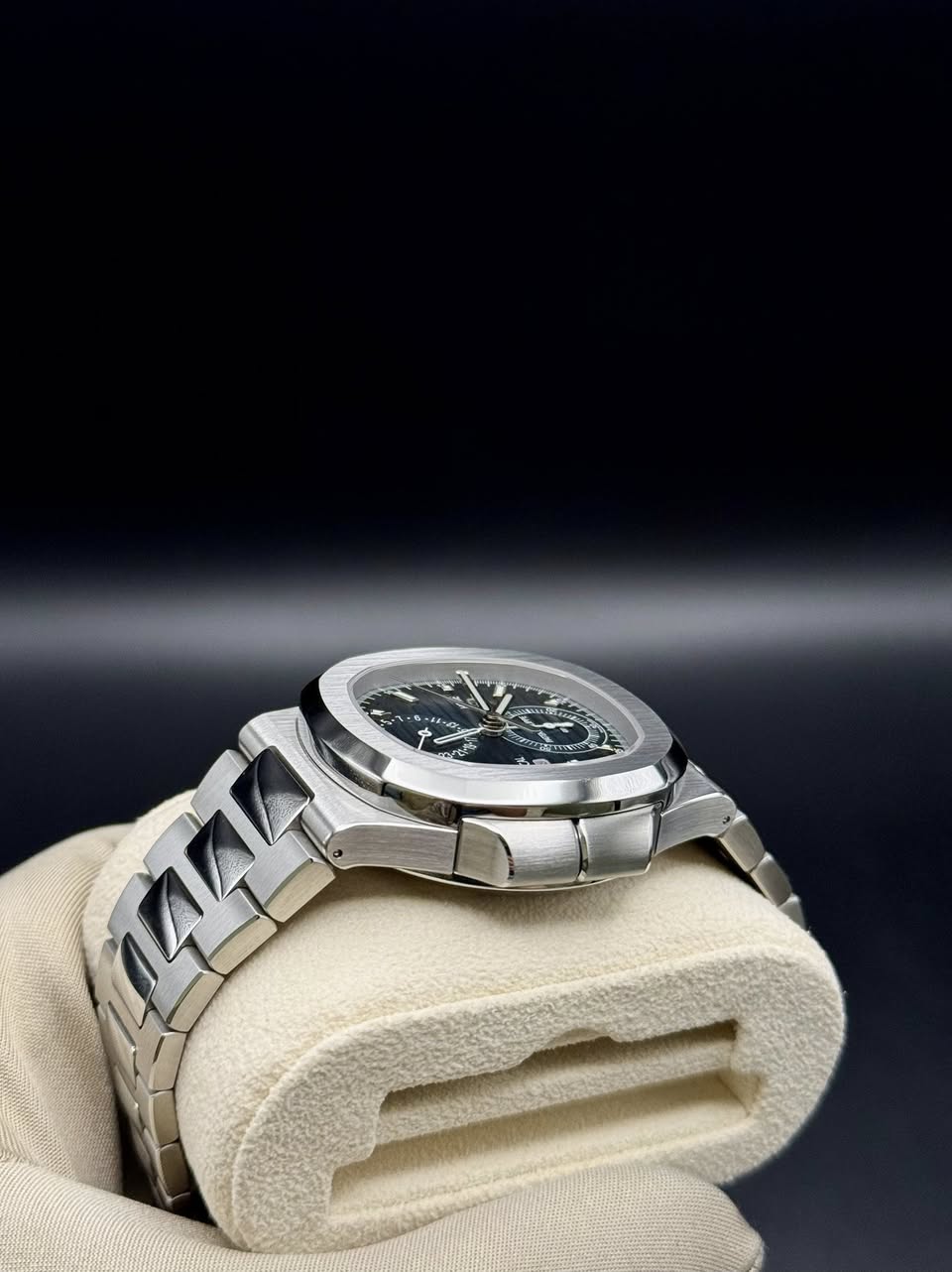 Patek Philippe Nautilus 5990/1A Blue Dial