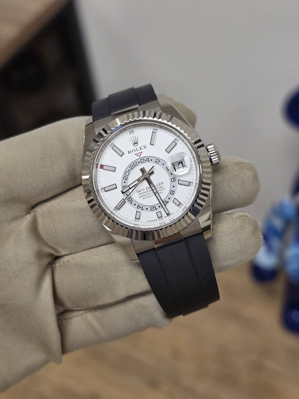 May be an image of wrist watch and text that says '3 መ I RO ROLEX EX 22 24 نساج ሎ በየፍትቲጵ ኢጽት 16 の ብሔረ 0 3 L. ین C7 2 C 己レ'