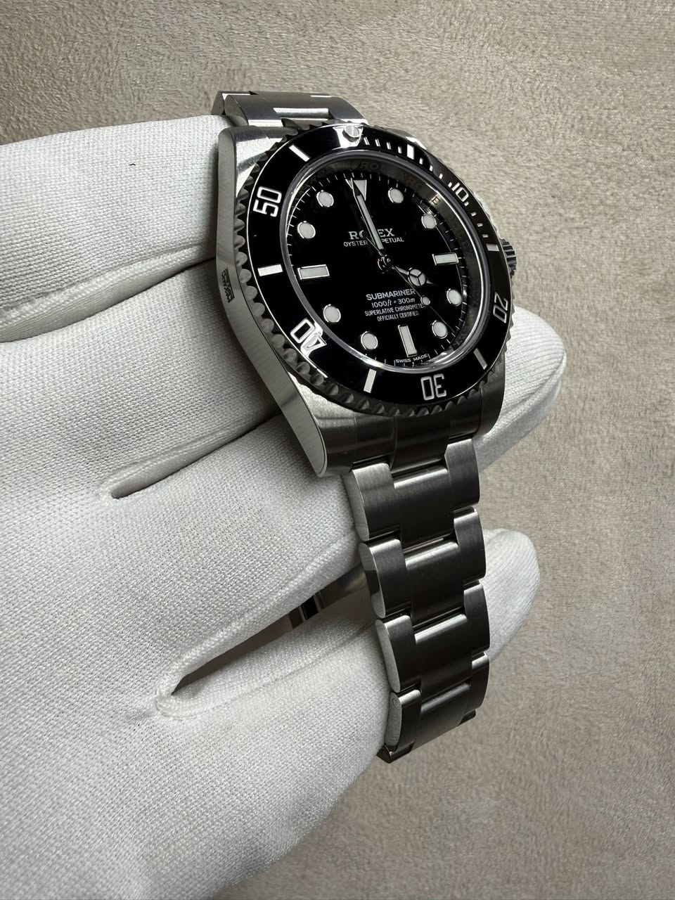 May be an image of wrist watch and text that says ' SUBMARIN 40 E'