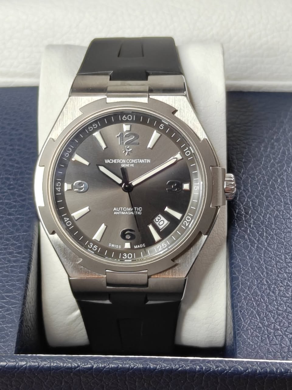 May be an image of wrist watch and text that says ' VACHERON VACHERONCONSTANTIN CONSTANTIN GENEVE AUTOM TIC ANTIMAGN. TIC 40 30 ၃ නෙ |35 நீ SWISS MADE PIRIAM 30 25'