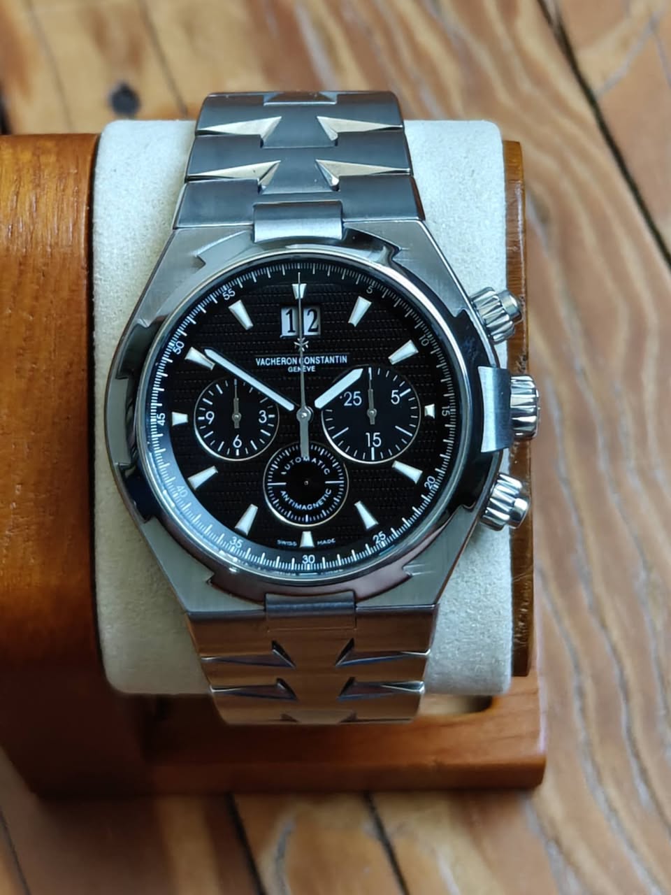 May be an image of digital watch and text that says '55 Ir 12 VACH VACHERONGONSTANTII CHERONE NCONS CONSTANTIN TANTIN ENEVE 저물: 15 O 2 MACH き o 35 swas DE 30.. 25'