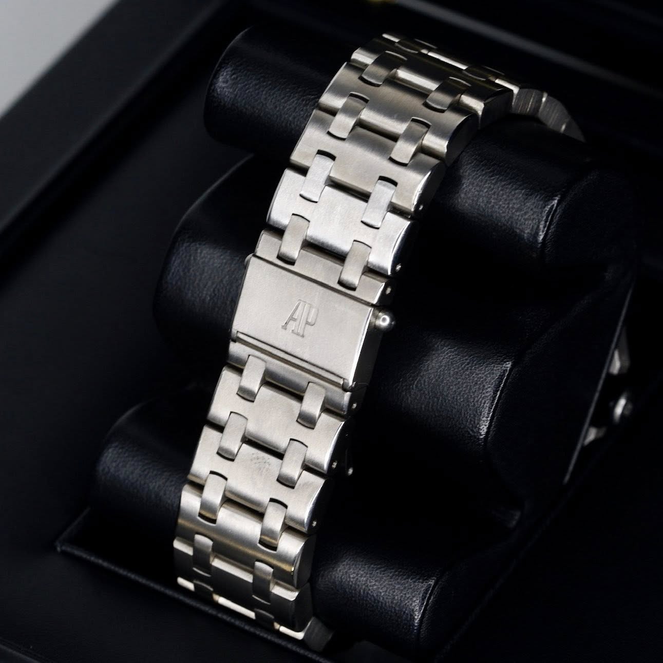 Audemars Piguet Offshore 26170TI Grey Beast 26170TI.OO.1000TI.01