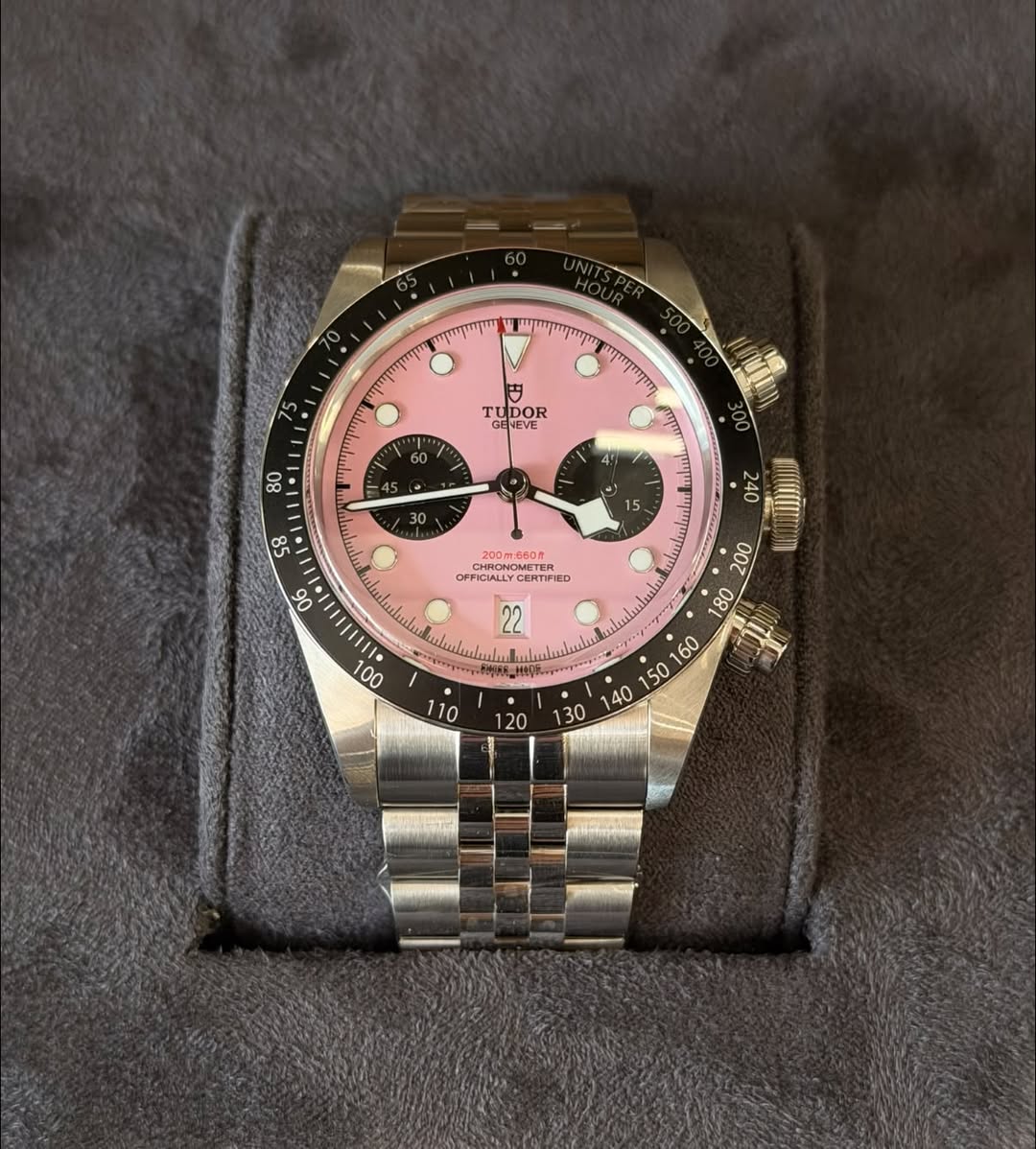 May be an image of wrist watch and text that says 'קזזיק/זקיוית ሞጣማጣጣጣ የገ ማ Ζηη ταγη ማጣካጣጣ t ማጣ 円 TU CEHEVE rur DOR GENEVE 200m6600 DONOMETER OFFICIALLY.CERTPI CERTPIED…