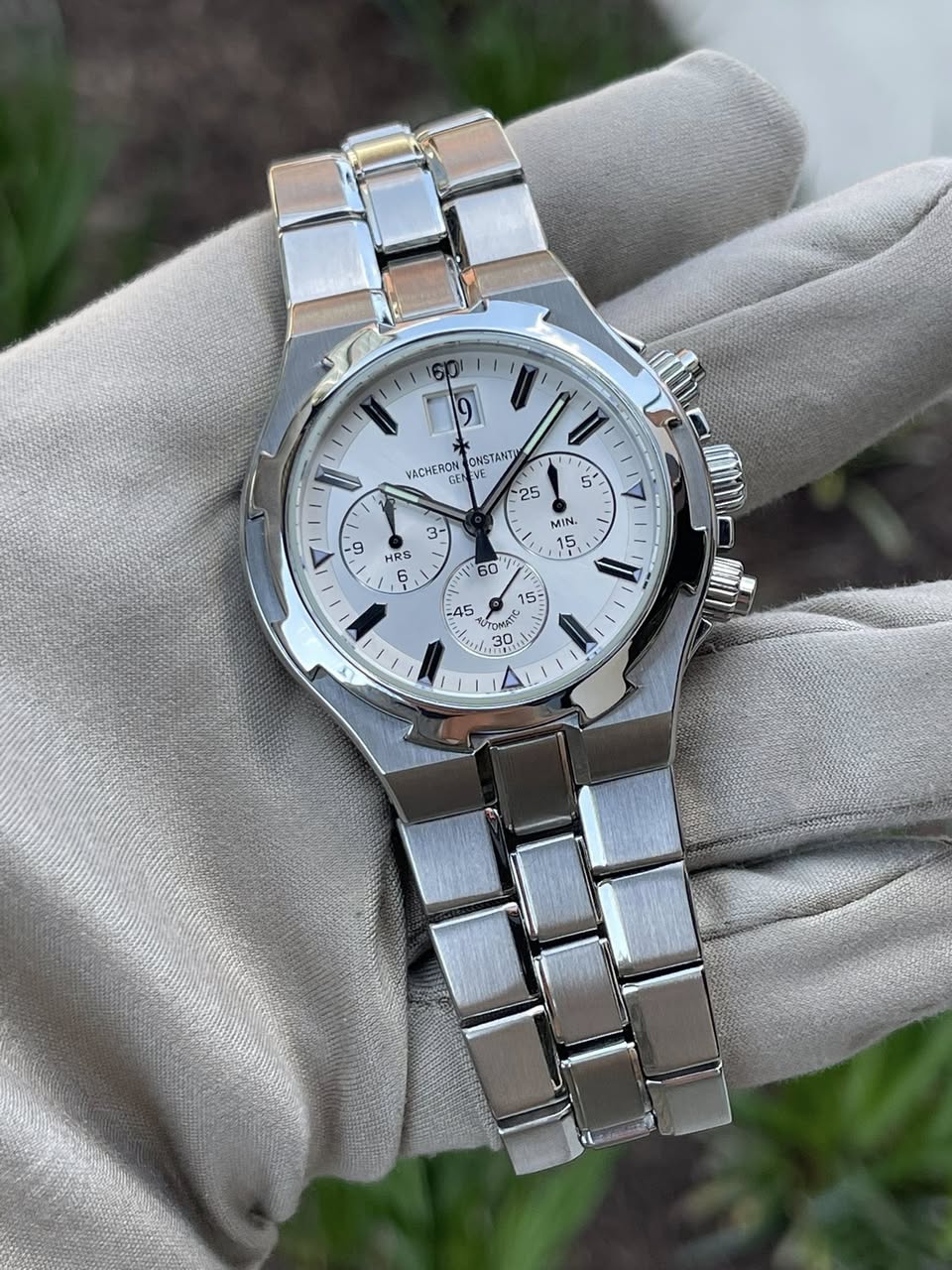 May be an image of wrist watch and text that says '60 9 ACHERON GEN NEVE IVE ONSTANTI CEN U 5' 3- 9 25 MIN. ار 1 ,15 15 1 HRS R มอ 0 ١٠'