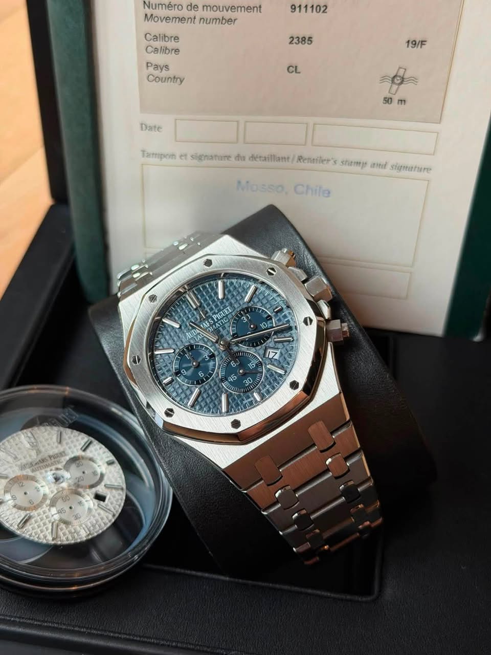 May be an image of wrist watch and text that says 'Numéro de mouvement Movement number Calibre Calibre Pays Country CL 19/F Date 50 TaTnpoM ntpaasipenacthialaoses e signatare ช้ง…