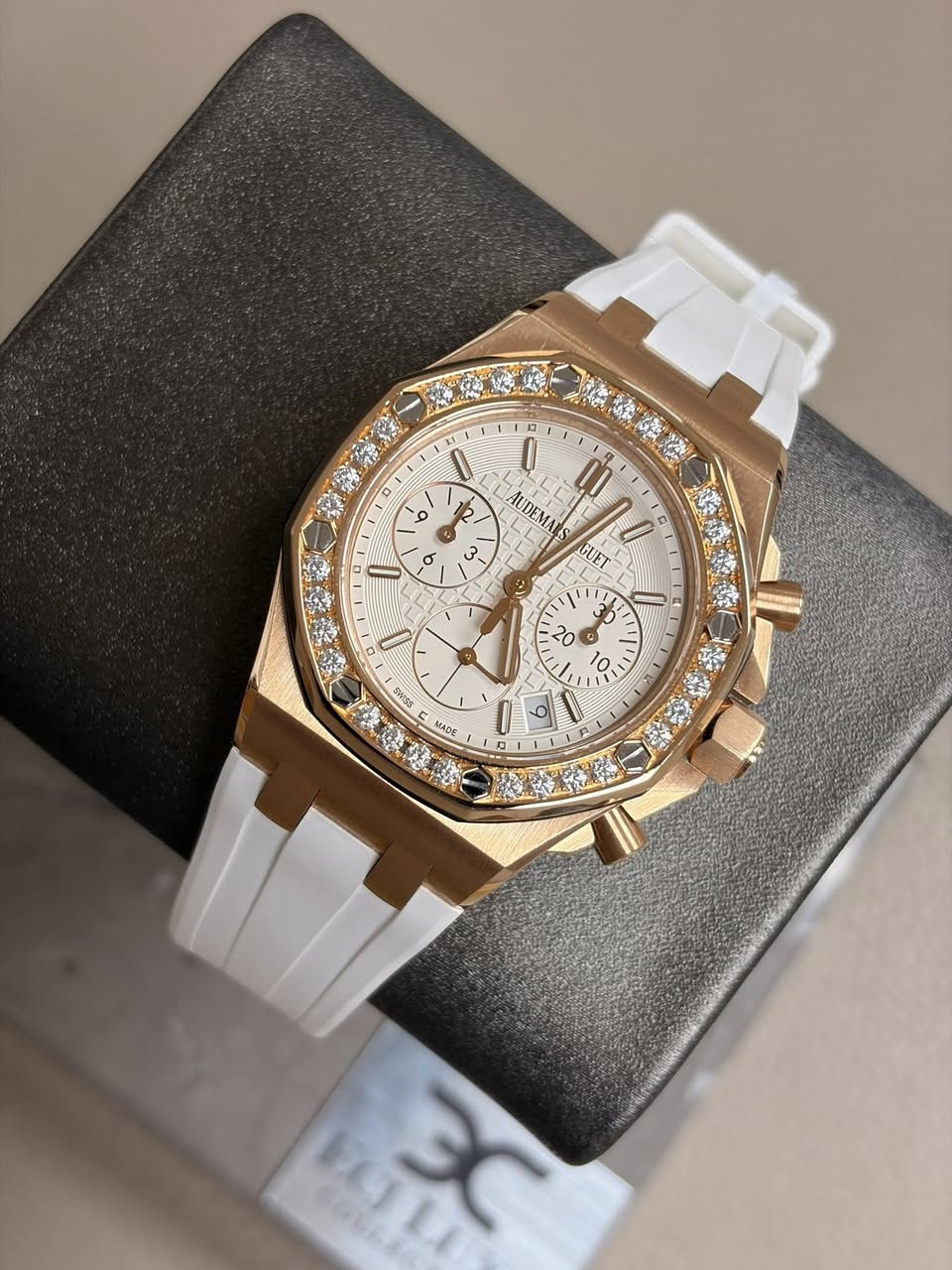 May be an image of wrist watch and text that says 'D I 0 0 و I 2 7 AUDEMA NS 3- GUET ١١ ل١ 1 11 و O 高滅酸盛 20 οι 1 / O 森 100/ MADE 이 0 ૐે'