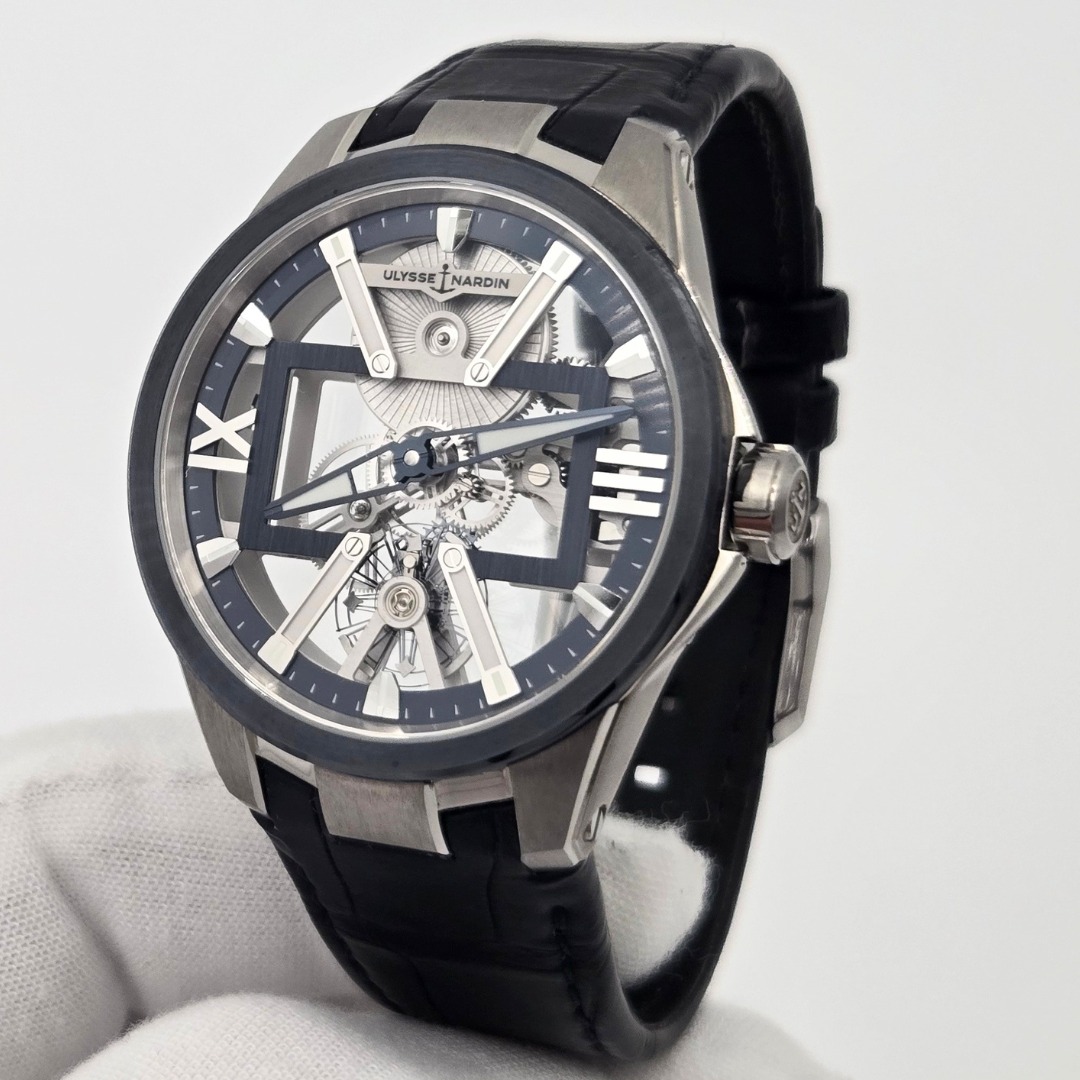 May be an image of wrist watch and text that says 'ULYSSETNARDIN ULYSSE NARDIN IX I1'
