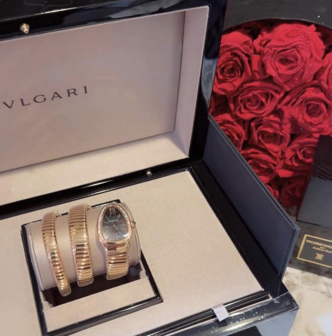 May be an image of wrist watch and text that says 'VLGARI'