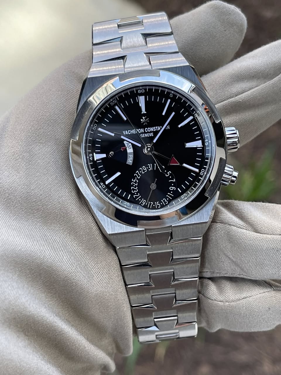 May be an image of wrist watch and text that says '٣ VACHE VACHEIONCONSTA PON CONSTA GENEVE 45 ๖ A A 0 ስ Wd .27-29.31 س - ക ١٠ 7-15-'