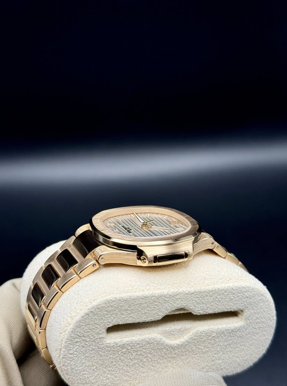 Patek Philippe Nautilus 7118/1R White Dial