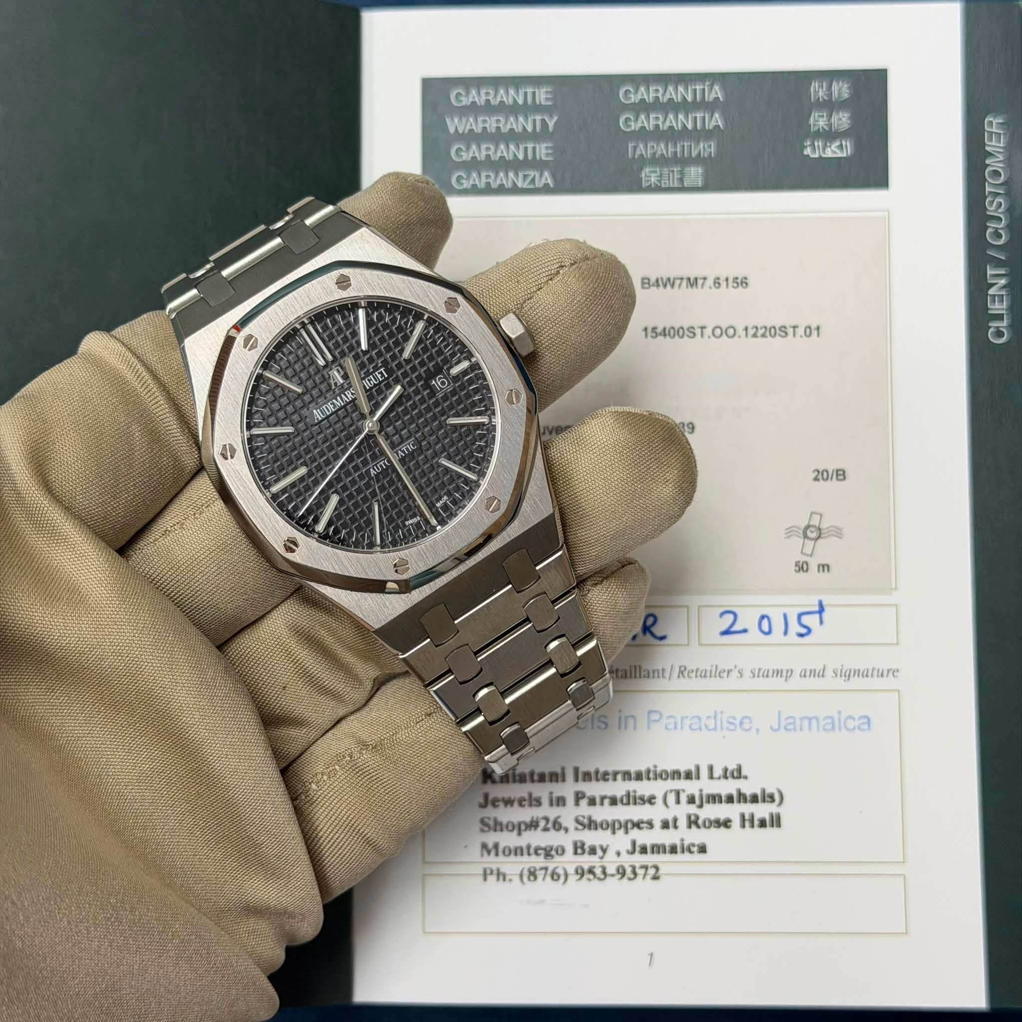 May be an image of wrist watch and text that says 'GARANTIE WARRANTY GARANTIE GARANZIA GARANTIA GARANTIA rAPAHTИR 保証書 保修 保修 الكفالة B4W7M7. Socor 16 IGLET ALDEMARS…
