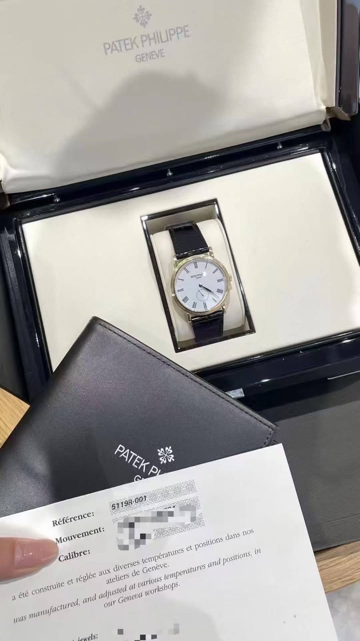 May be an image of wrist watch and text that says 'PATEKPHLIPPE PATEK PHILIPPE GENEVE ل LTaE 5 2 온 I PATEKP PATEKP PL 営落 दुस G 5119R-001 Référence: Mouvement: positions dans nos…