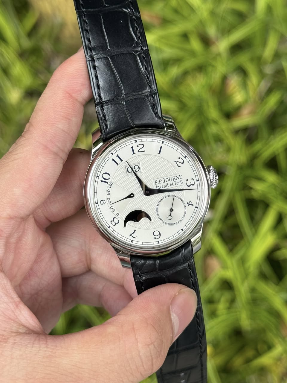 May be an image of wrist watch and text that says '1 ၃ F.PJOURNE F.P.JOU EPJOURNE RNE Invenit Fecit سى o L 9 ODO د o'