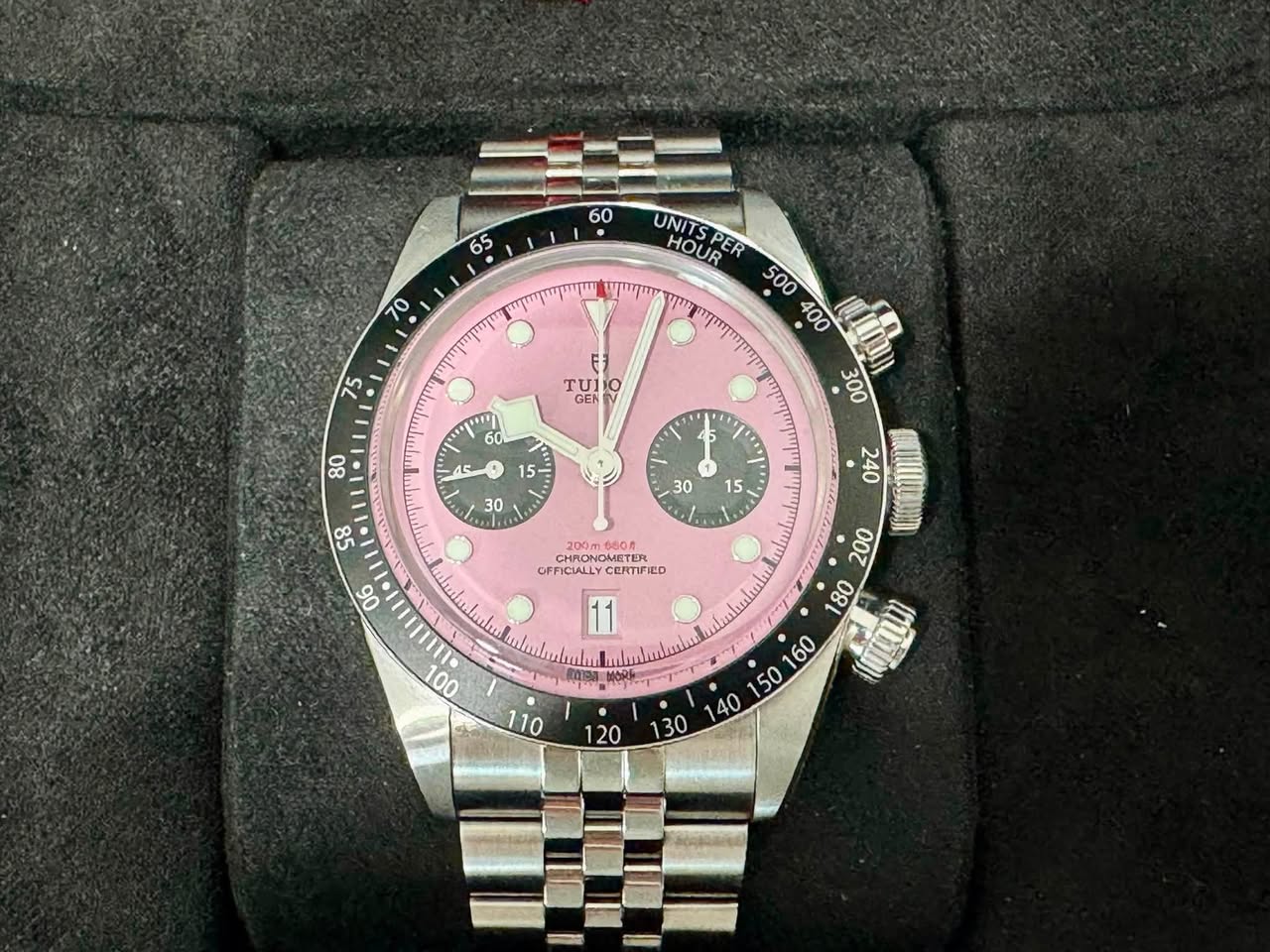 May be an image of wrist watch and text that says '60 65 70 UNITS HOUR UNITSPER PER tnu τππηπη E3 ማጣጣ GEN " 60 60 80 AE O ㆍ방을 240 CHRONOMETI CHRONO HRONONETER 200m ሞ.ሐባመቲ…