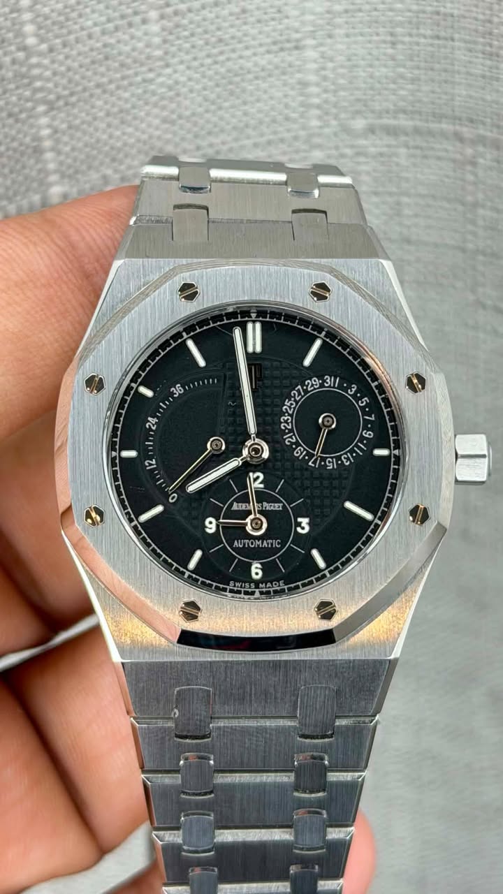 May be an image of wrist watch and text that says ' • ស 9 6 /. SI 2 ن O BnEm PIOUET 9 3 AUT UTOMATIC ATIC 6 WISS 155 MADE ADE EHa'
