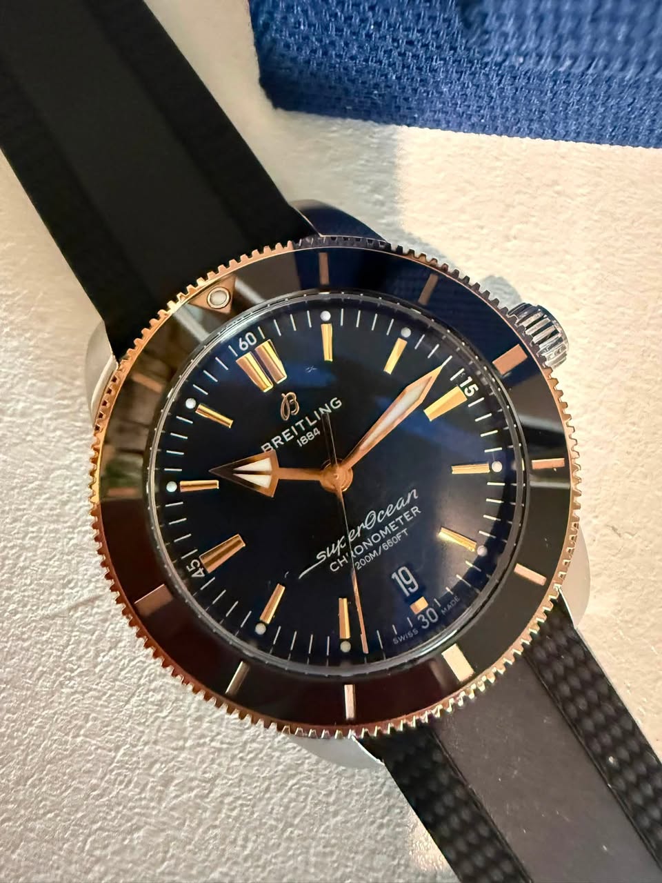 May be an image of wrist watch and text that says '60 15 I BREITLING BRE 884 R ING 45 erecean ONOMETER CIMETER ONOMER OMETER CH suK CH 200M OOM /660FT METER FT I 19 30'