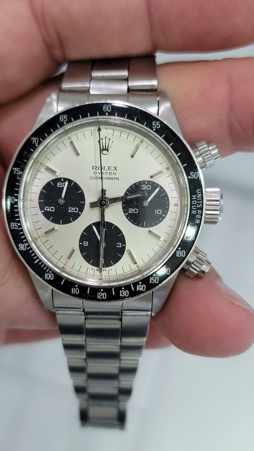 May be an image of wrist watch and text that says '60 65 D ".ម្ៀ ም 55 まいよ RO ROLEX EX OYST COSMOGRAPH TER COSM GRAPH 60 o 30 40 20 o Gi HOUR Νο HO UNITS DER UNITSPER OUR شن 90 9…