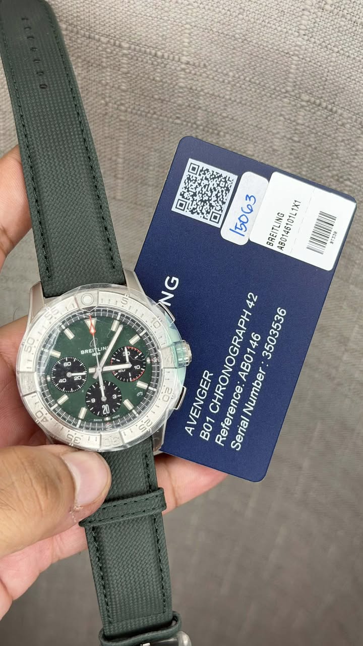 May be an image of wrist watch and text that says '可料 5063 BREITLING B0146101L1X1 1X1 31330 50 BREITLIN LIN N Las Θ 8: キ年国日 في 3- 20 /NG G 42 ה"ורי 10 02 A VENGER CHRONOGRAPH…