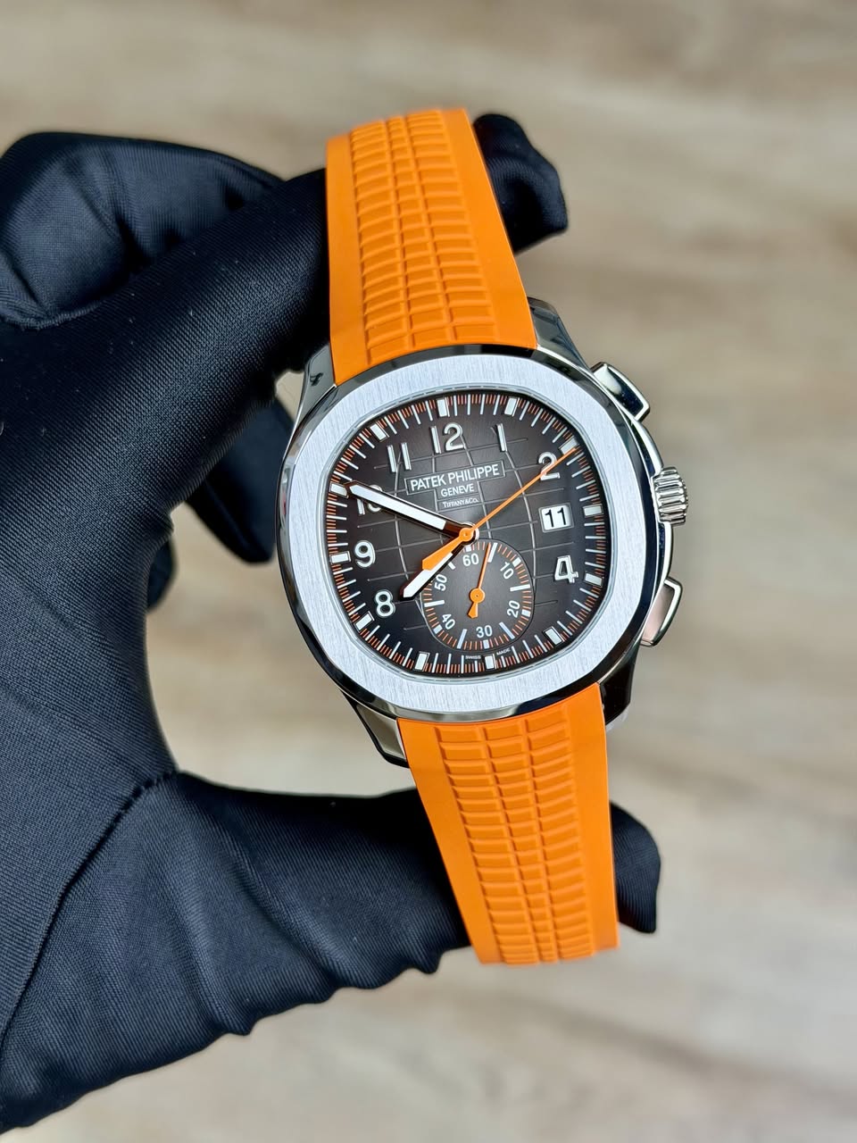 May be an image of wrist watch and text that says '12 PATEK GENEVE PATEKPHILIPPE 5년지E eTHnuK! PHILIPPE ه O ထ8 D 乳 වි 0 2 20 I1 30 국'