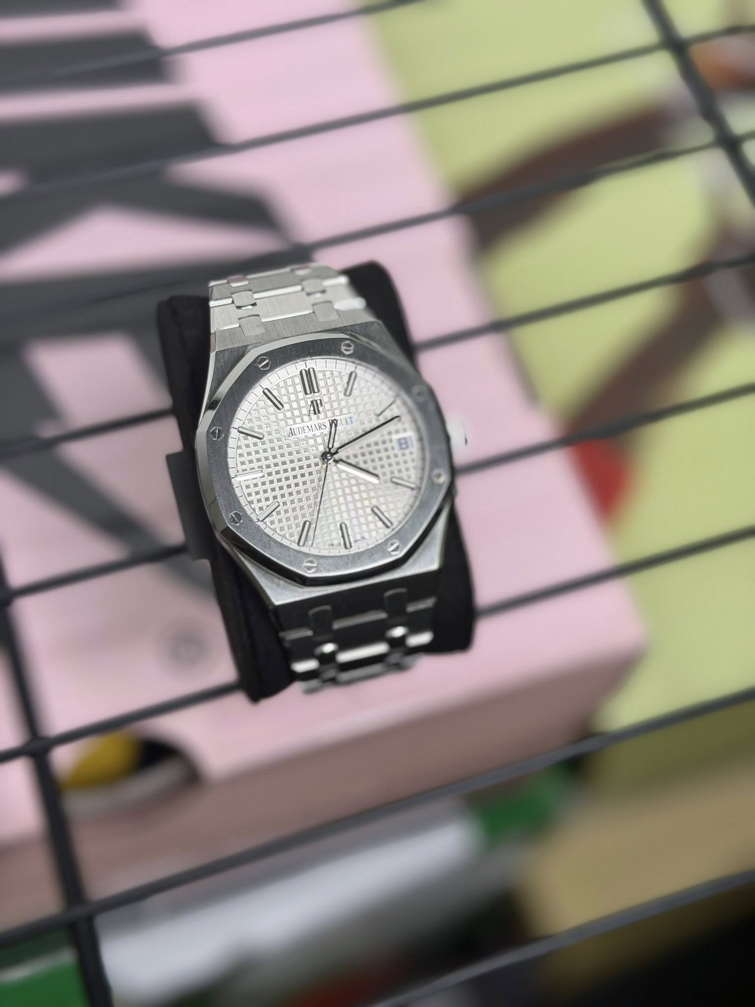 May be an image of digital watch and text that says 'II II ALTENARS က / I 0'