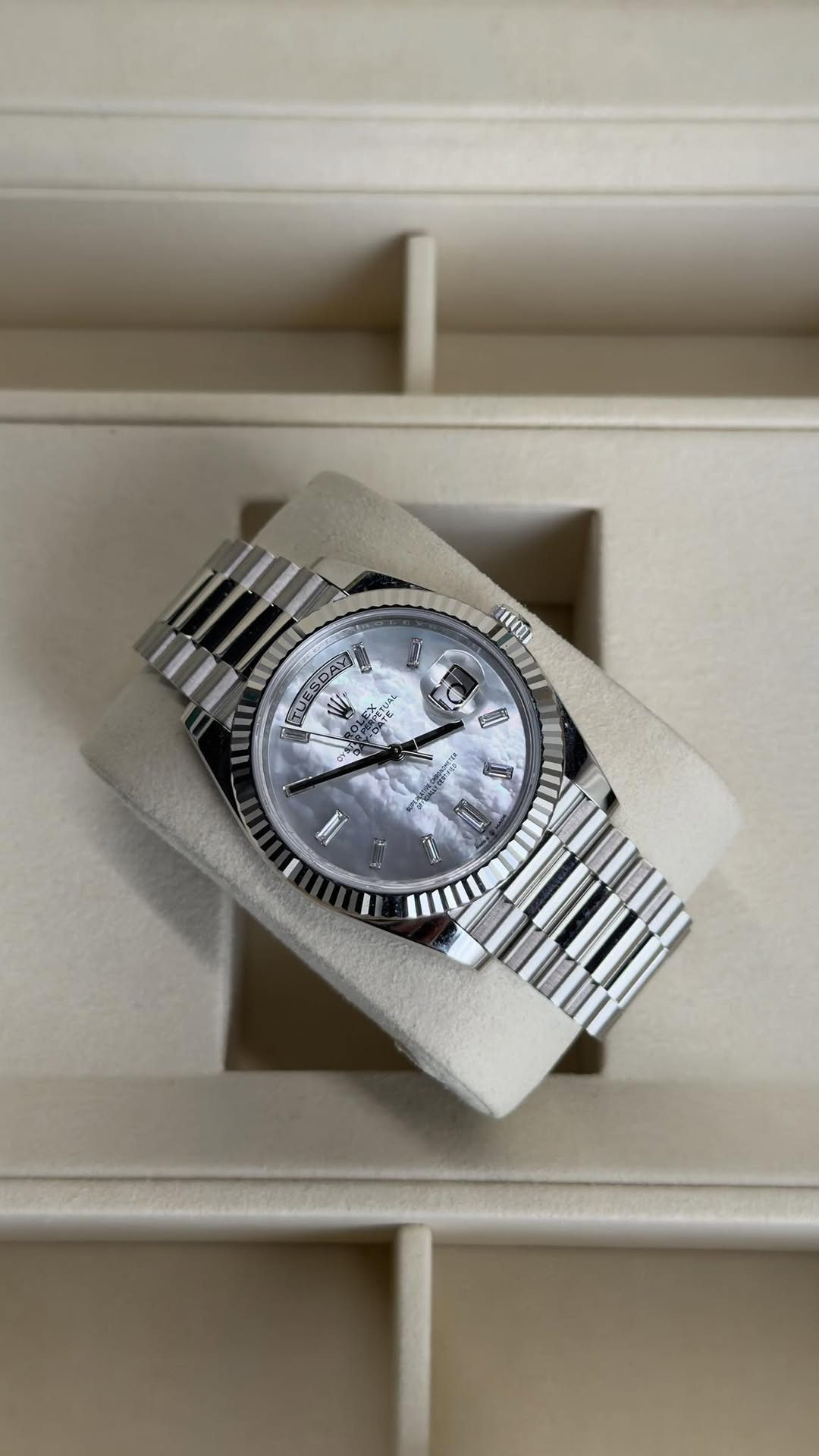 Rolex Day-Date 228236 platinum MOP