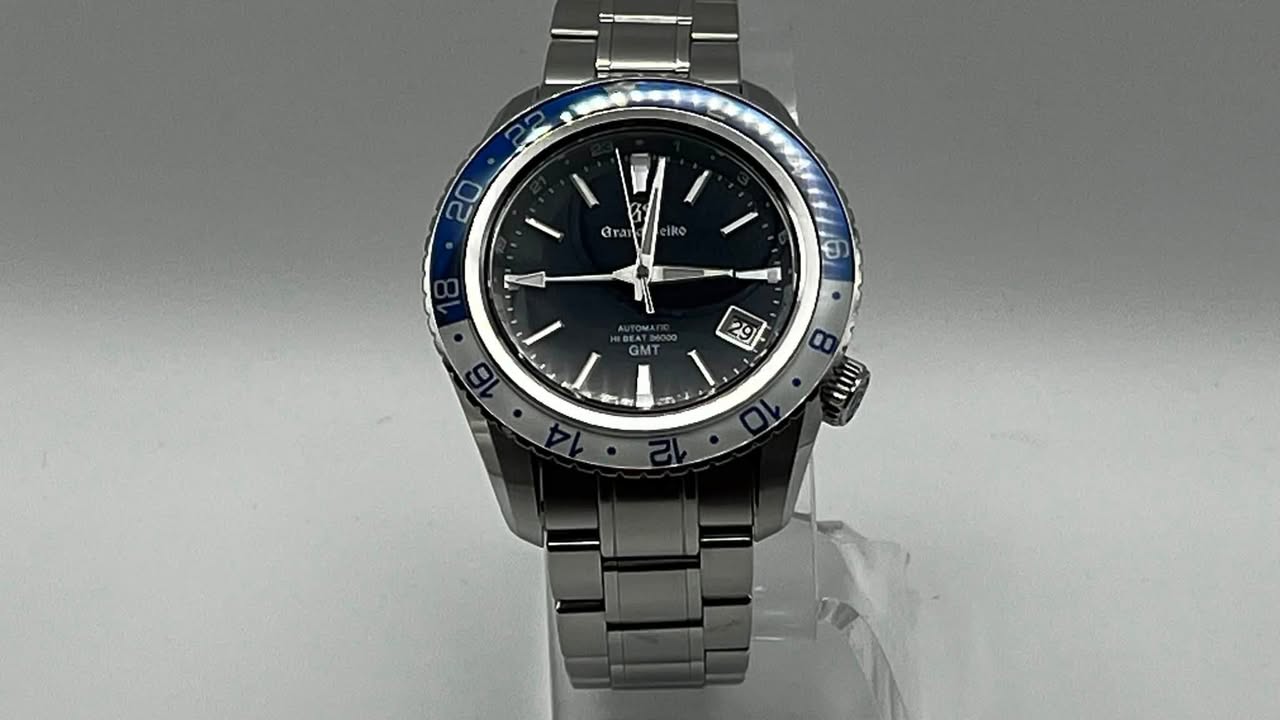 May be an image of wrist watch and text that says '20 Gra • b 29 D0 በስስከ'