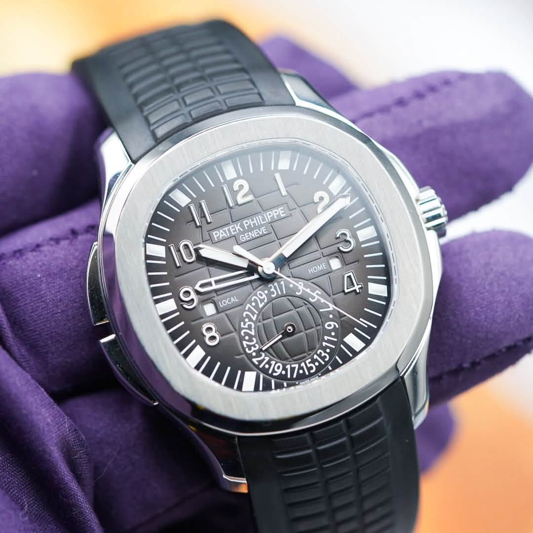 May be an image of wrist watch and text that says '1112 ۱ 12 И PHILIPPE PATEKPHILIPPE IPPE PATEK GENEVE E 10 9 S ന HOME 0 LOCAL EL:25-2729- 1917151B1 ٥ '